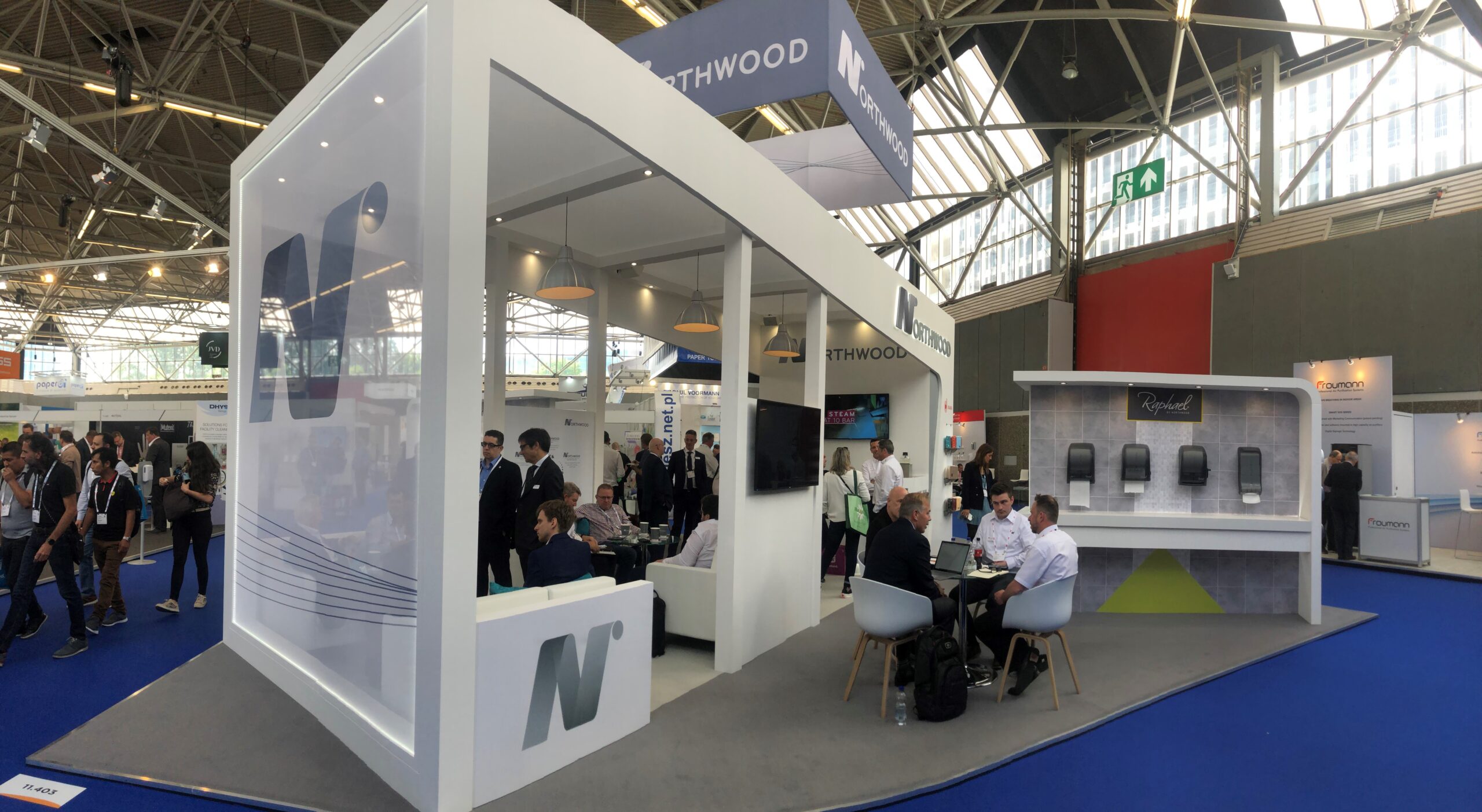 Stand Photo 03
